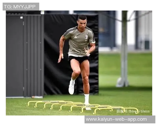 揭秘足球巨星骨架结构:揭示运动员身体奥秘与力量来源